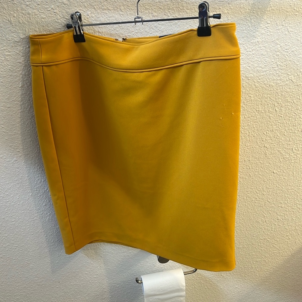 Yellow banana republic pencil skirt